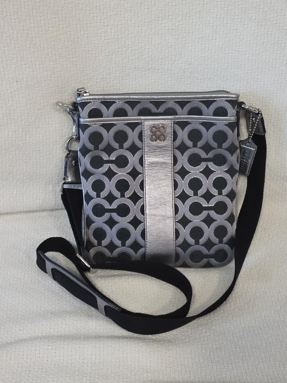 Coach 46802 Gunmetal Black Silver Crossbody Bag Swing Pack Shoulder Purse